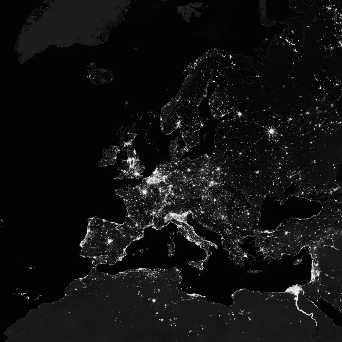 L’Europa di notte vista dal satellite
